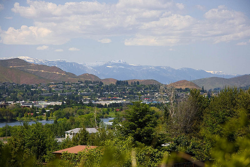 Local Group in Wenatchee Urges Local Leaders to Listen to Science, Experts, and Essential Workers